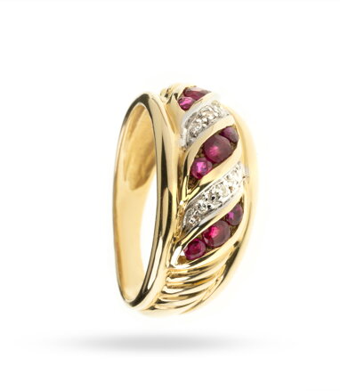 Dámsky prsteň zo žltého zlata s rubínmi 335082zR