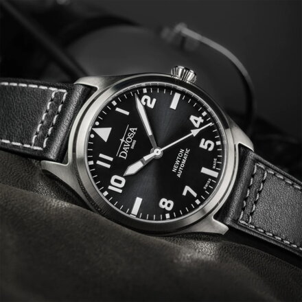 Pánske hodinky Davosa Newton Pilot 161.530.55