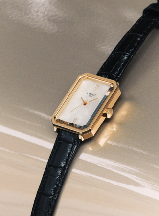 Dámske štvorcové hodinky TISSOT SRV T160.110.36.113.00